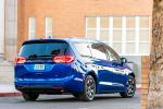 Chrysler Pacifica Hybrid S Appearance Package 2018 года
